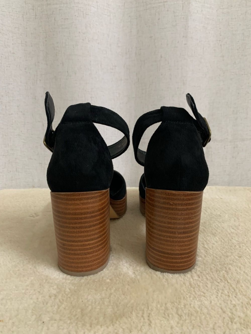 House of Harlow 1960 Black Faux Suede Platform AnkleStrap Block Chunky Wood Heel - Picture 4 of 11